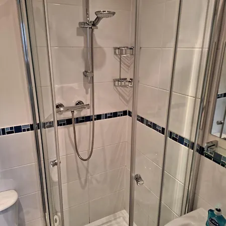 בית הארחה Ferndale אמבלסייד