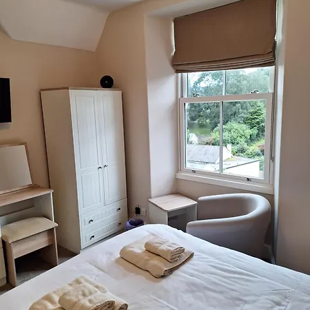 Ferndale בית הארחה 3*